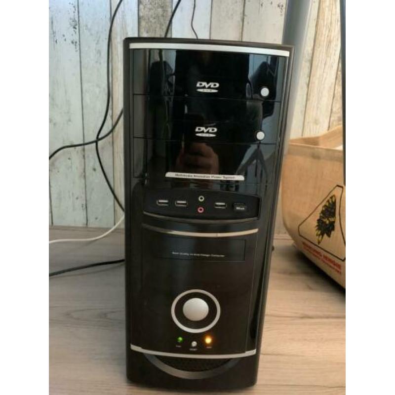 Desktop PC Windows 8.1 incl 24”inch scherm