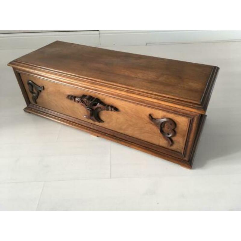 Tropisch houten berg kist of berg meubel Vintage