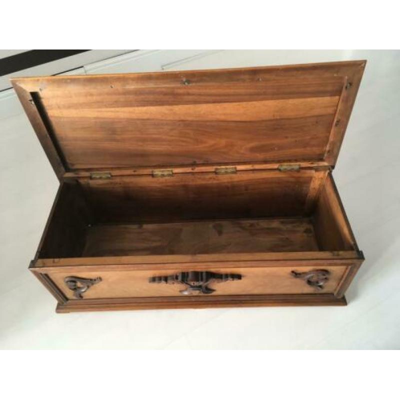 Tropisch houten berg kist of berg meubel Vintage