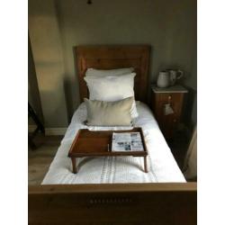 Grenen brocante bed eenpersoons incl nachtkastje en auping