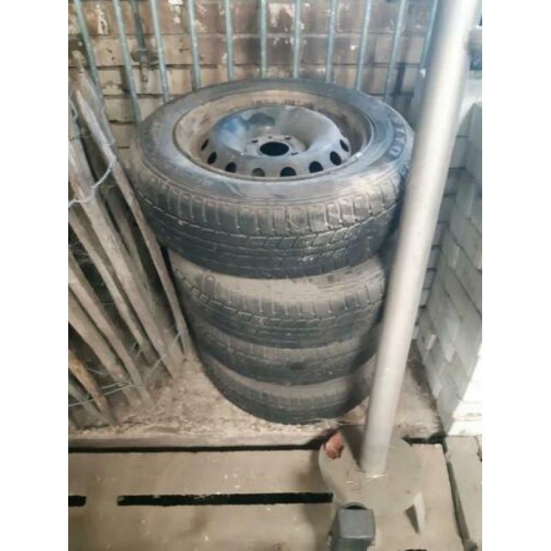 Rockstone op velg 175/65R14.