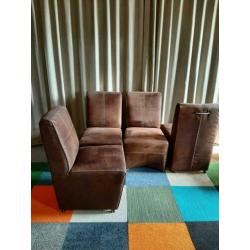 Nette bruine eettafelstoelen 4st.