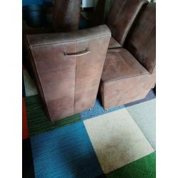 Nette bruine eettafelstoelen 4st.