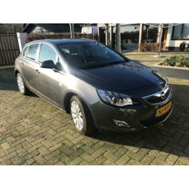 Opel Astra 1.6 85KW 5D AUT 2010 Grijs
