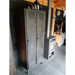 Oude metalen industriële locker kast uit Tsjechië