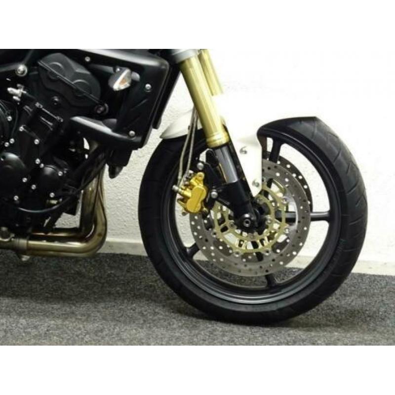 Hele mooie Triumph STREET TRIPLE 675 (bj 2008)