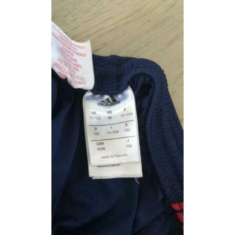 Mooi Ajax tenue maat junior m.