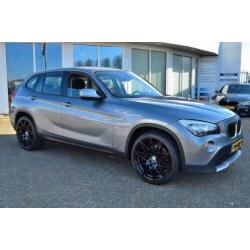 BMW X1 2.0i sDrive Exe 17" *Navi,Clima,PDC* (bj 2011)