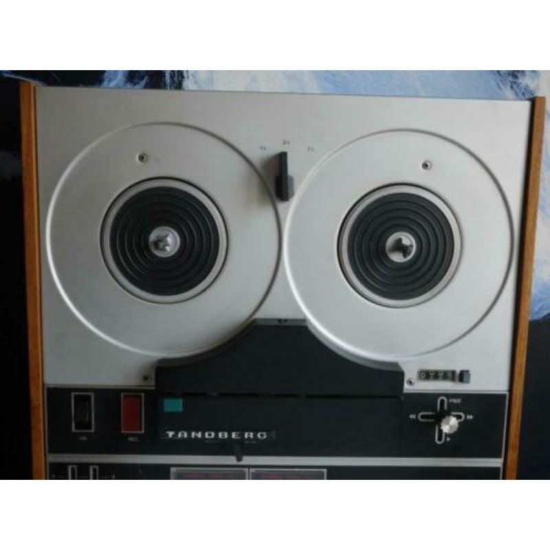 TANDBERG 3300X Cross Field Series Reel to reel tape recorder