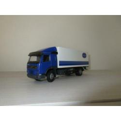 Volvo FM 7 truck met laadklep Conrad