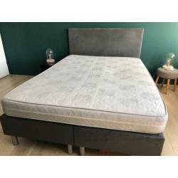 Larvik Wehkamp Boxspring 140x200 grijs suède 2 persoons bed