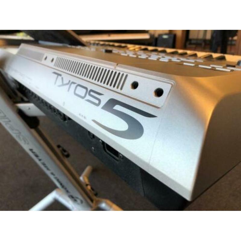 Yamaha Tyros 5 - 61 Keys