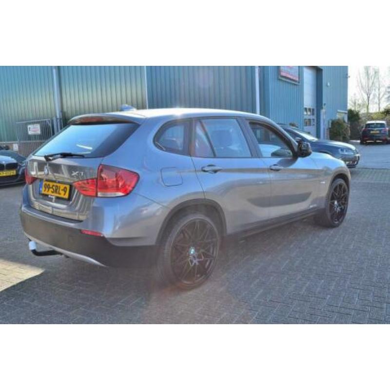 BMW X1 2.0i sDrive Exe 17" *Navi,Clima,PDC* (bj 2011)