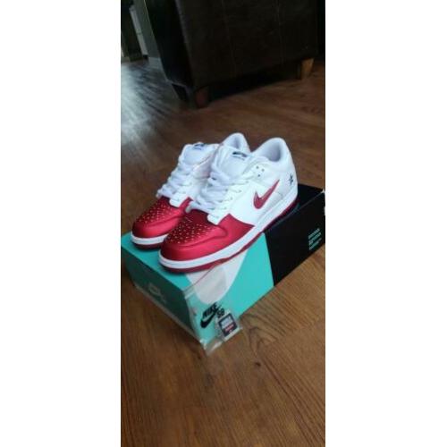Supreme Nike SB Dunk