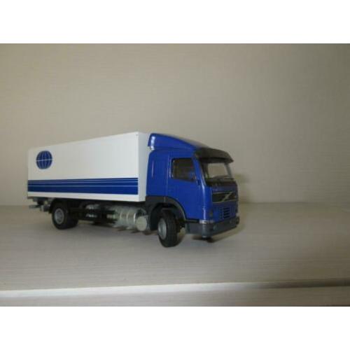 Volvo FM 7 truck met laadklep Conrad