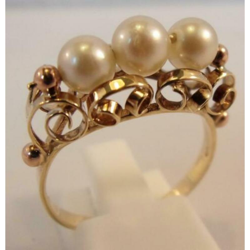 Antieke ring. Art Nouveau. 14 karaat goud + Akoya Parels