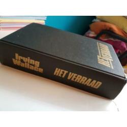 Irving Wallace, het verraad, boek goed, kaft slecht