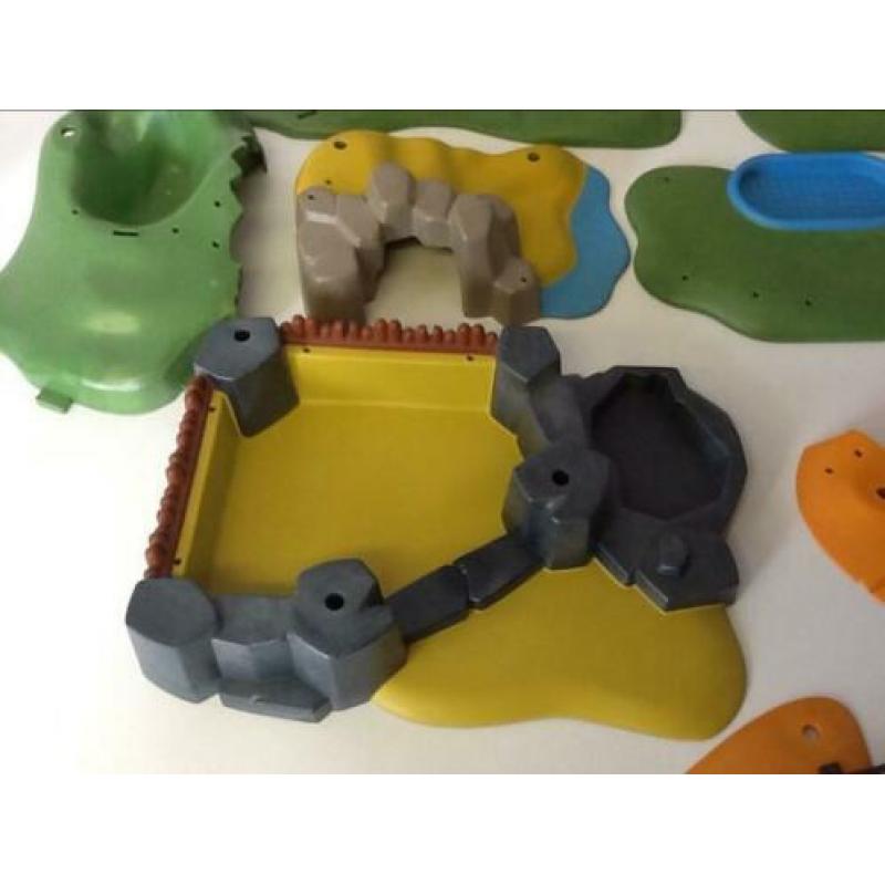 Diverse grondplaten / onderdelen van playmobil