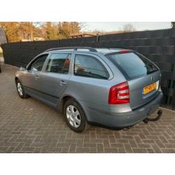 Octavian 1.9 tdi elegance climatecontrol nieuw model