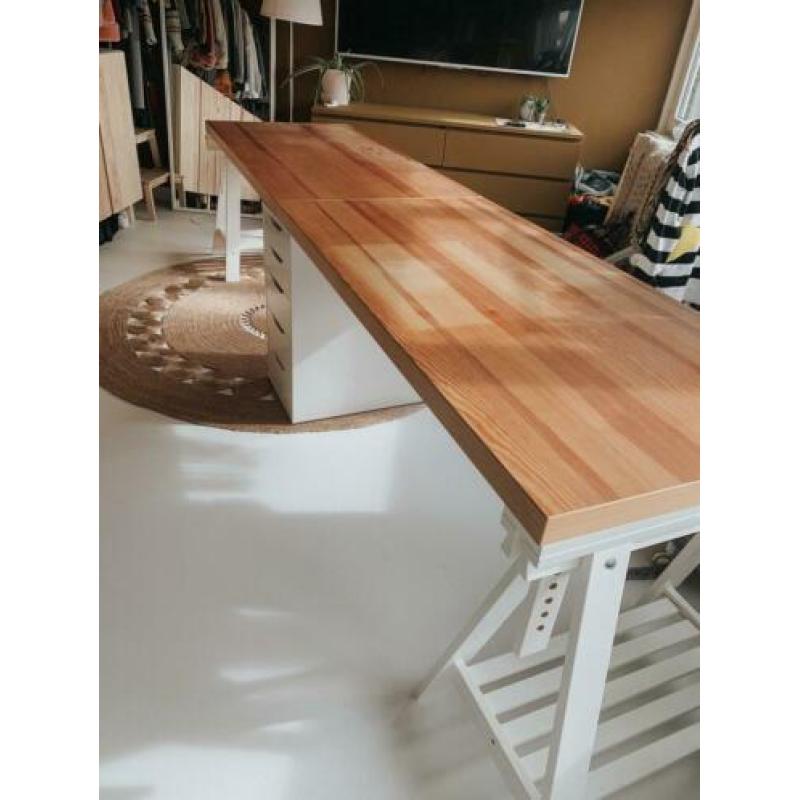 Bureau van eiken en wit hout