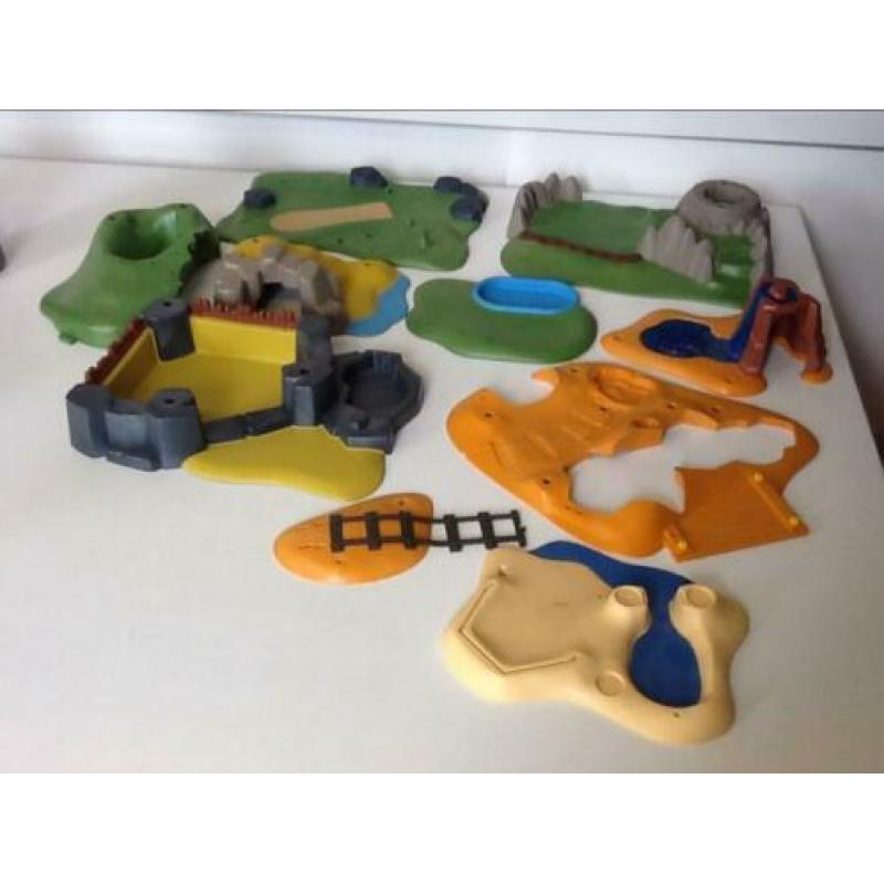 Diverse grondplaten / onderdelen van playmobil