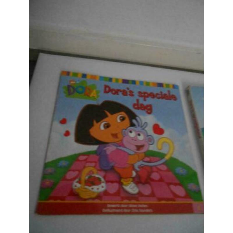 5 Dora boekjes