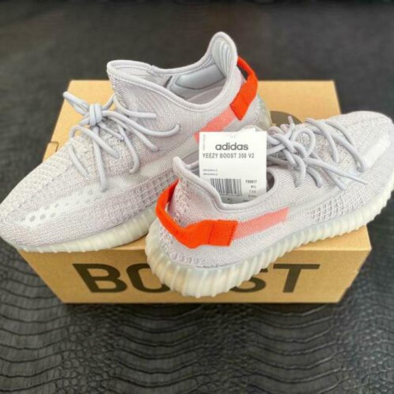 Yeezy Boost 350 V2 42,5