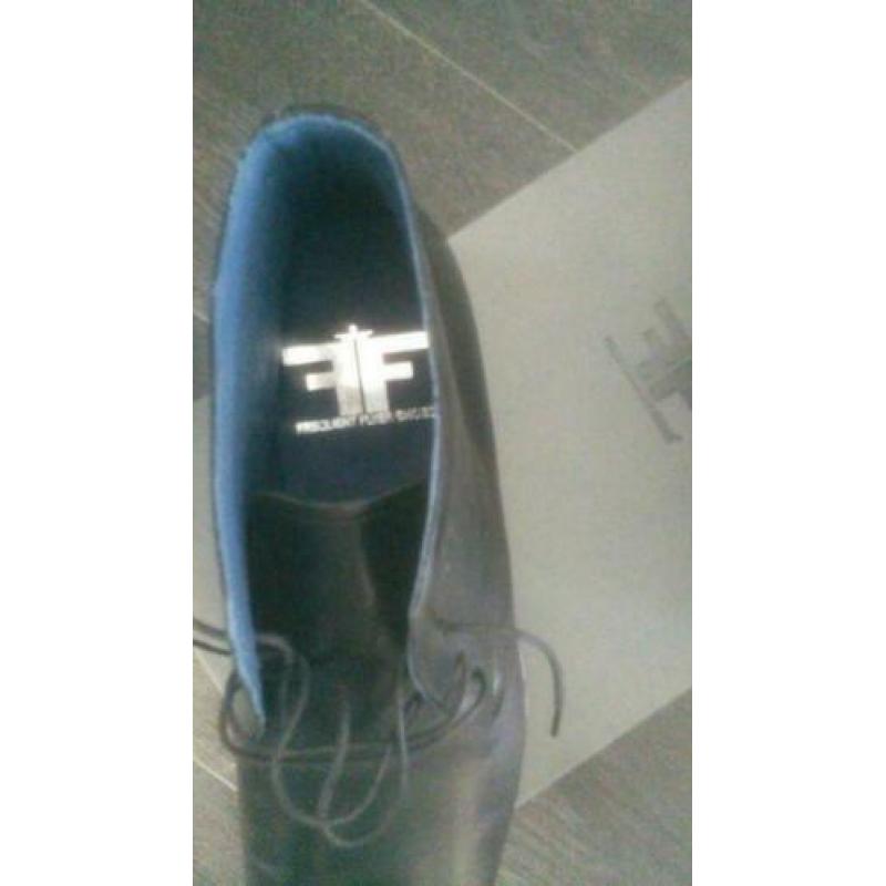 Mooie robuuste heren nette zakelijke schoenen, nieuw in doos