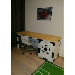 bureau en bedden stoere jongens kamers