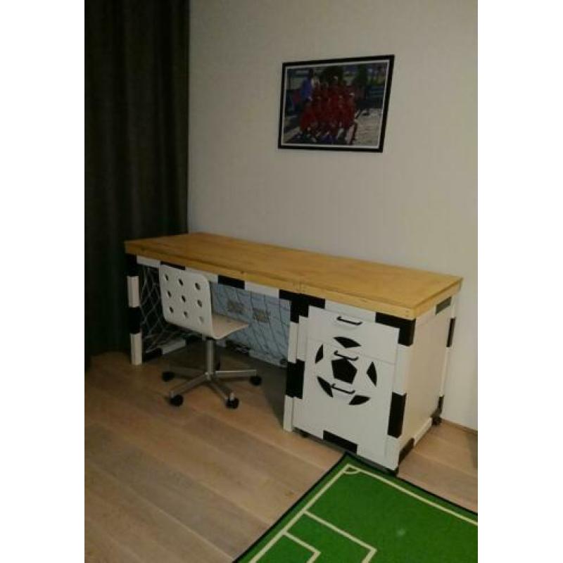 bureau en bedden stoere jongens kamers