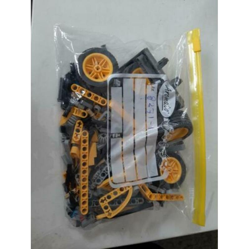 Lego wheel loader 8271