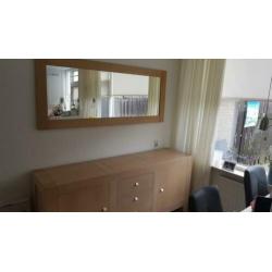 Dressoir met bijbehorende spiegel en tv meubel