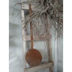 Grote oude brocante schuimspaan spaan lepel roest *Etage3*