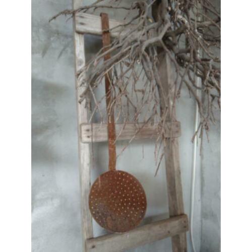 Grote oude brocante schuimspaan spaan lepel roest *Etage3*
