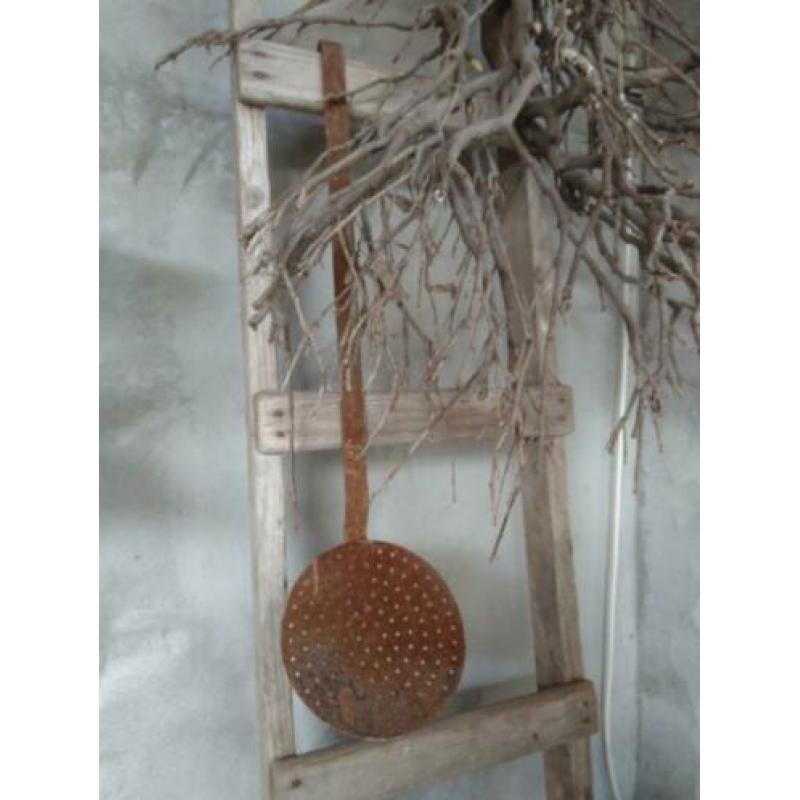 Grote oude brocante schuimspaan spaan lepel roest *Etage3*
