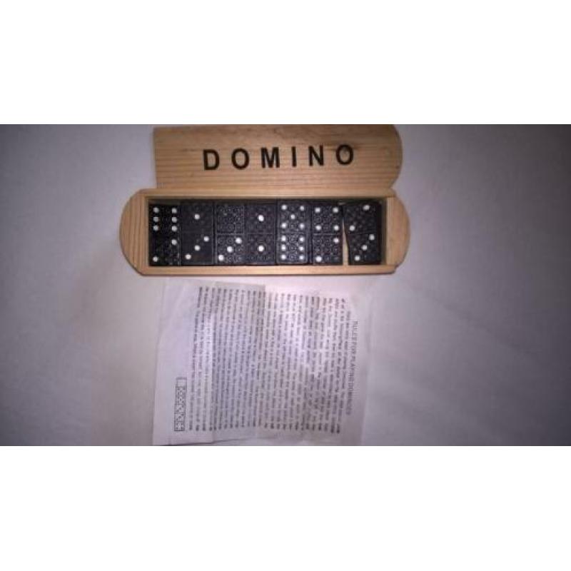 domino spel dominospel in houten doos