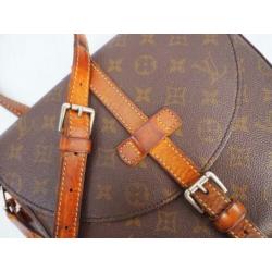 Vintage Louis Vuitton Chantilly crossbody bag