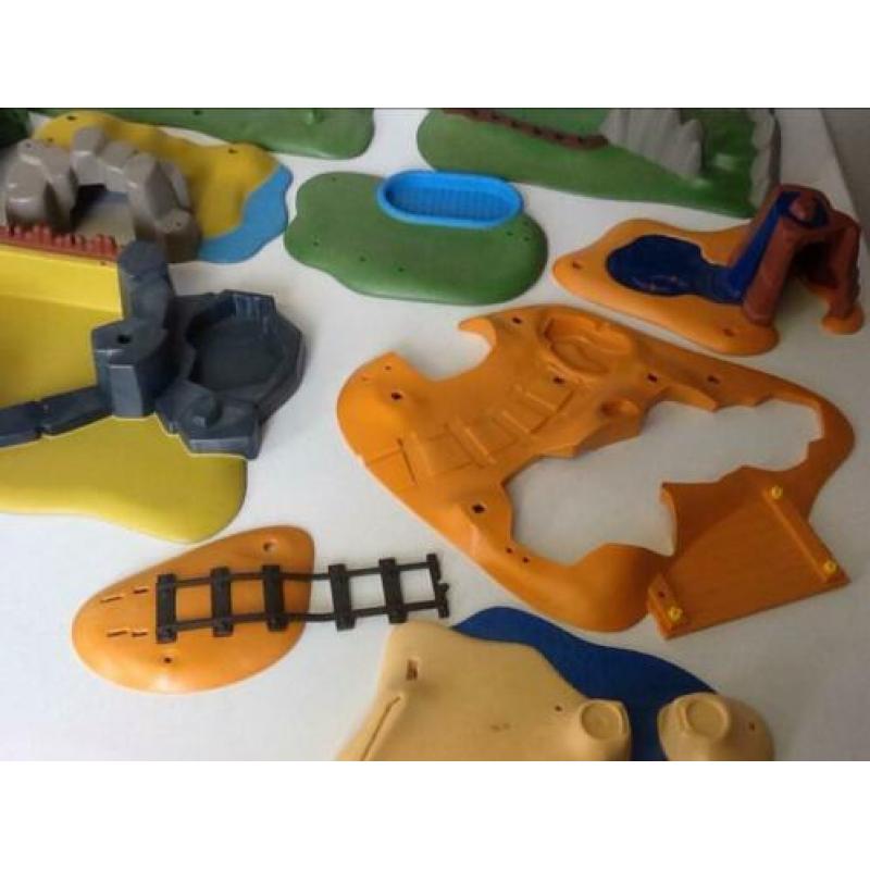 Diverse grondplaten / onderdelen van playmobil