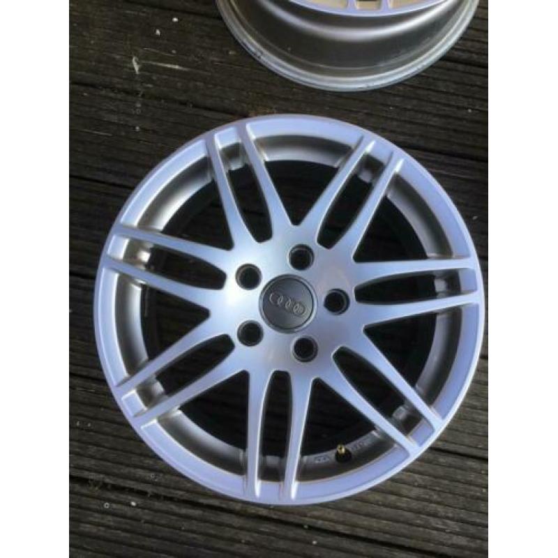 4 aluminium velgen 16 inch o.a. Voor Audi A3