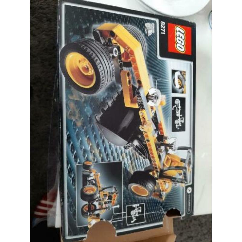 Lego wheel loader 8271