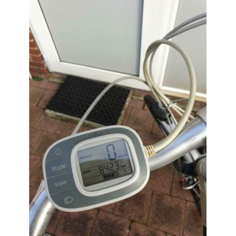 Sterk gazelle elektrische fiets met gouden accu