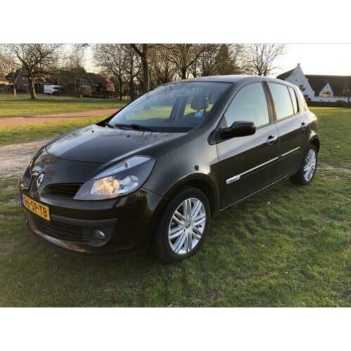 Renault Clio 1.6 16V initiale 5-DRS AUT E4 2006 Bruin