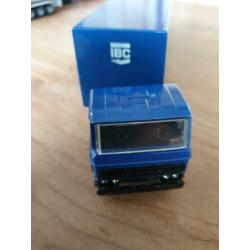 Lion Car Daf 2100 / 2300 IBC Bouwgroep gesloten trailer 1:50