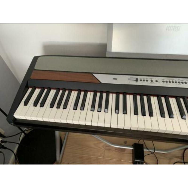 Korg SP250 digitale piano in uitstekende staat.