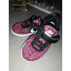 Nike schoenen maat 26