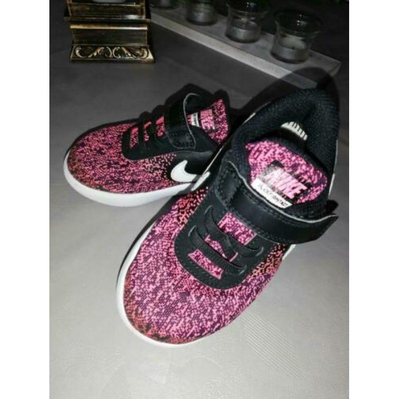 Nike schoenen maat 26