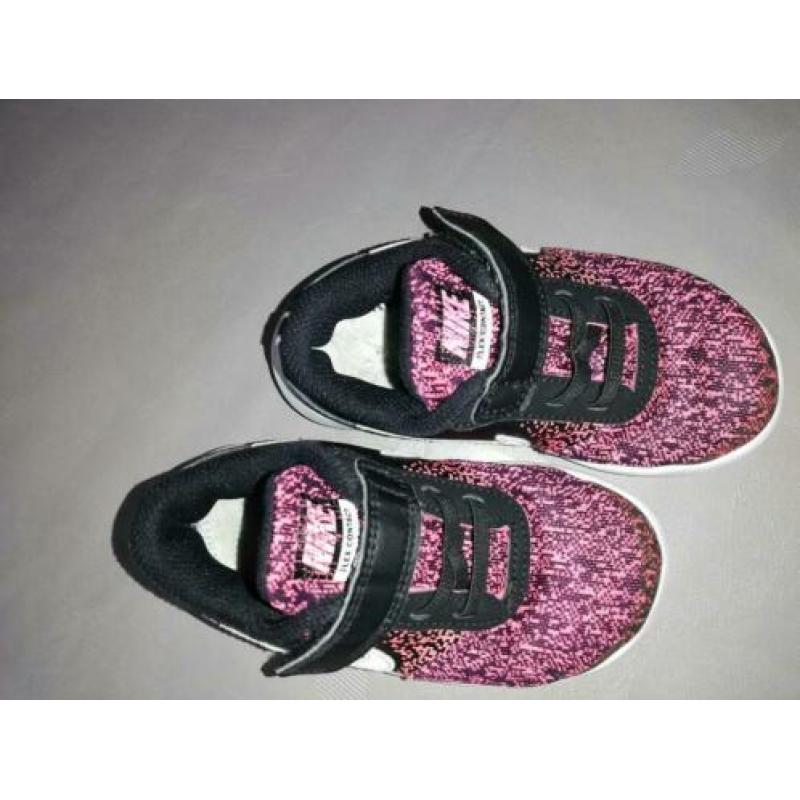 Nike schoenen maat 26