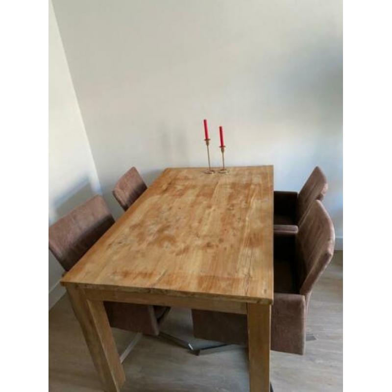 4 mooie eetkamer stoelen