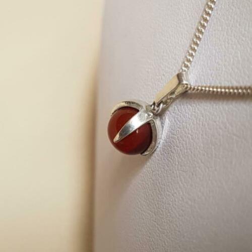 Vintage 70er jaren zilveren ketting en hanger met carneool