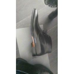 Mooie robuuste heren nette zakelijke schoenen, nieuw in doos